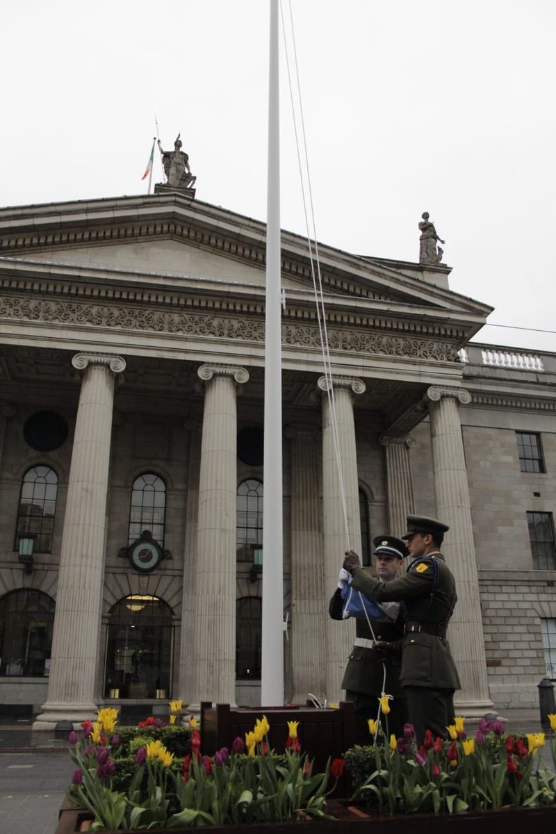 LeoVaradkar's tweet photo. Today the @UN Flag flies on O’Connell Street in Dublin to mark Easter Sunday. This is a symbolic gesture to show Ireland's solidarity with the United Nations and the countries of the world fighting Covid-19 # flattenthecurve https://t.co/NGxfHEIPIC