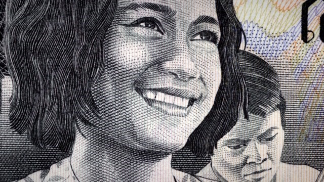 ele's tweet photo. Feliz de la acogida que está teniendo la música que hemos compuesto a partir de una letra de Leandro Raposo para la nueva campaña de Bankinter. Gracias a Sioux meet Cyranos por la confianza. Ya está disponible en plataformas #VolveranEsosMomentos @PabloGoldfinger #LeandroRaposo https://t.co/azhekjoSNP