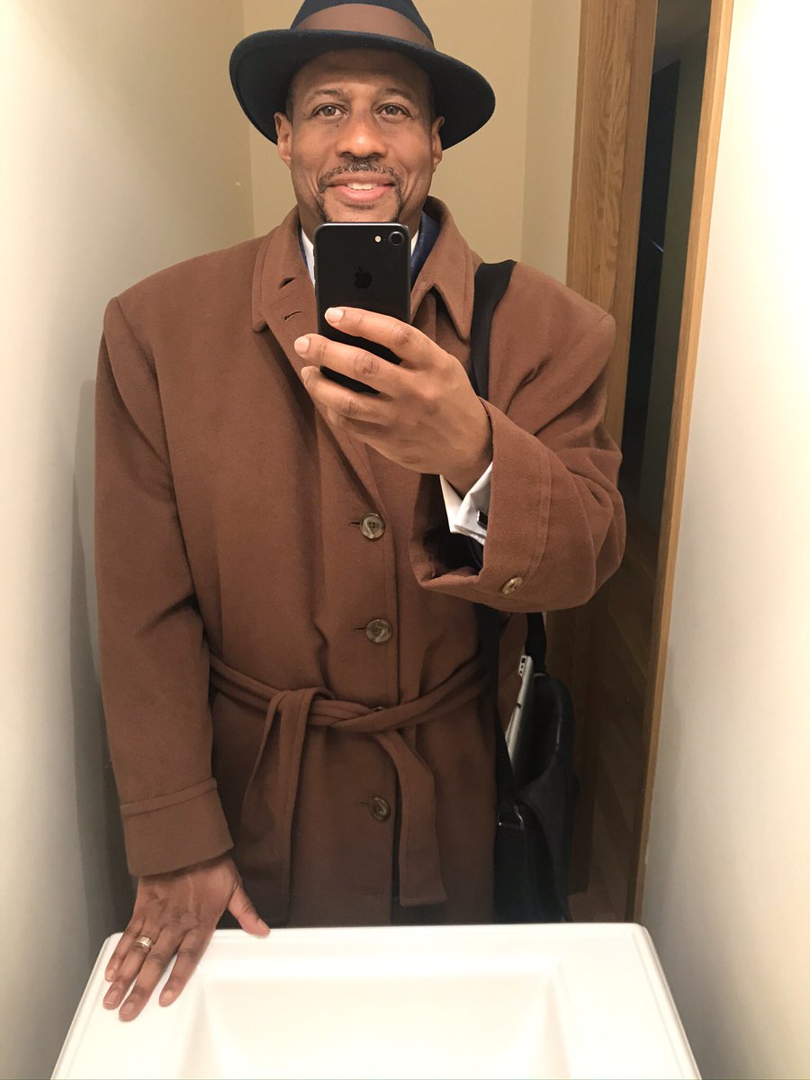 drCAMjr's tweet photo. Today we celebrate an empty grave- but listen- the Church aint empty! We might be behind locked doors, but locked doors don’t limit R Lord! Therefore we’ll raise a praise like never before because CHRIST IS RISEN, CHRIST IS RISEN INDEED!Dressed in my Sunday best! #EasteratVC https://t.co/ZsuSjMOUEZ