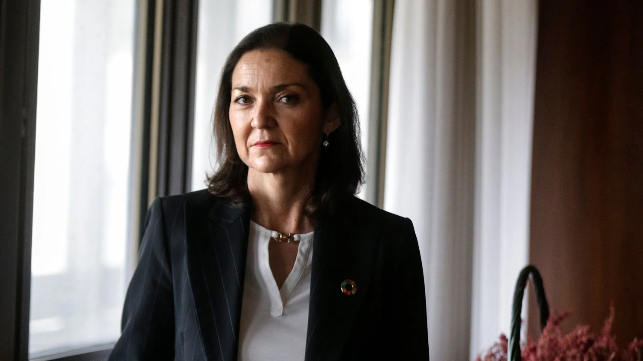 <a href="/sierranortekyak/">CDE-sierranortekayak</a> <a href="/Martafigonera/">Marta de Santos</a> <a href="/Agenda2030Gob/">Agenda 2030 - Gobierno de España</a> <a href="/Gabri_CasHer/">Gabriel Castañares</a> <a href="/mitecogob/">Transición Ecológica y Reto Demográfico</a> <a href="/YouTube/">YouTube</a> <a href="/MarotoReyes/">Reyes Maroto</a> tiene intención de descansar en el campo cuando esto acabe.
Que se convierta en tradición el paso de politicos por la Galliguera!
elperiodicodearagon.com/noticias/arago…