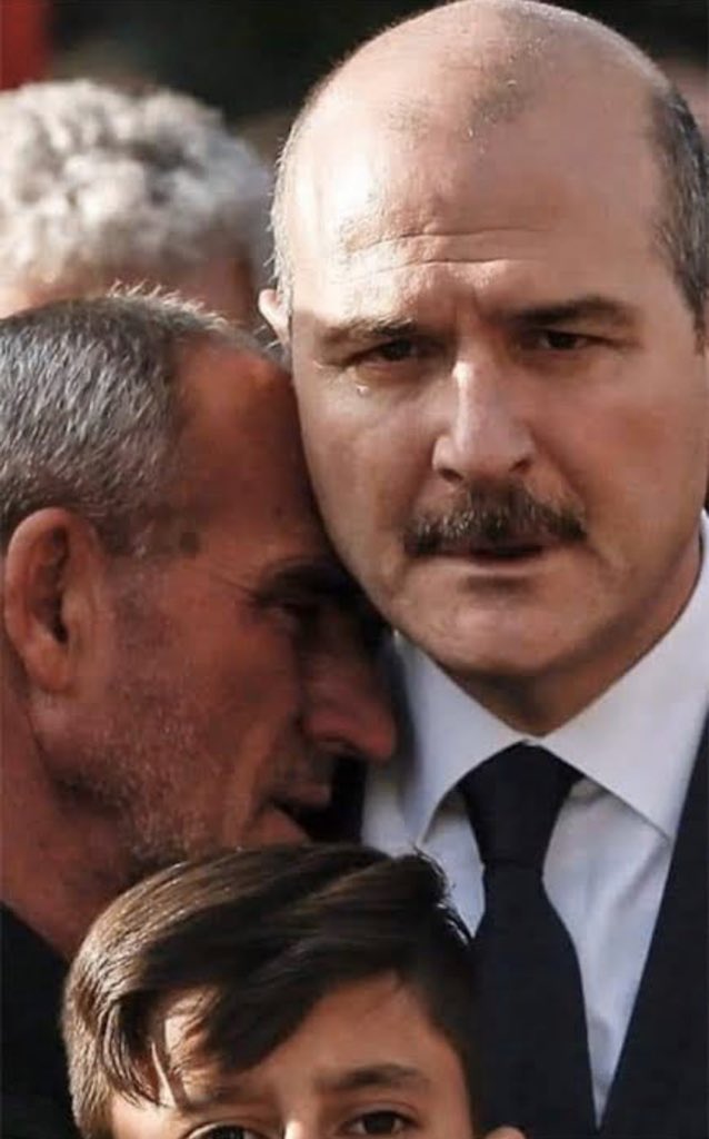 Azimli 
Fedakar
Çalışkan 
Bakanımızı yedirtmeyiz
#EvdekalTürkiye