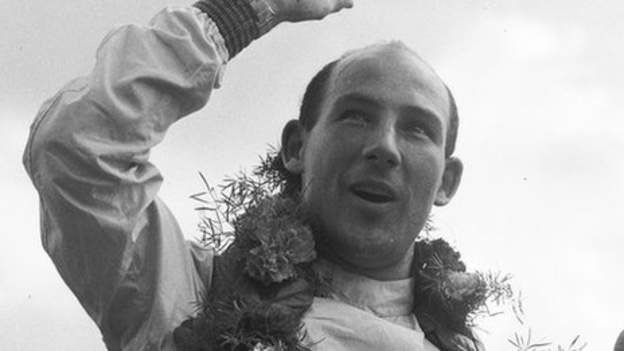 In 1961, Sir Stirling Moss won the hearts of the nation to be crowned Sportsview Personality winner. 

Watch the moment he received the trophy: bbc.in/2yLHkz1