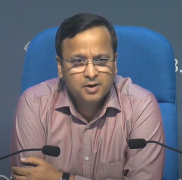 Based on discussions at the level of Health Minister and Home Minister, we are working on an urgent basis to expand our capacity for  #COVID19 testing in Government and private medical colleges across the country - JS,  @MoHFW_INDIA  #IndiaFightsCorona