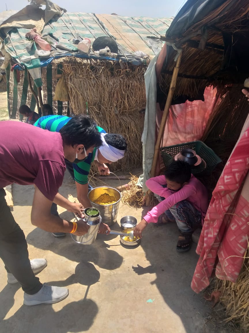 AdPankajrana's tweet photo. #Hapur_UP
#Humanrightssafetyorganisation
#FightAgainstCoronavirus https://t.co/iT2WRlv33K