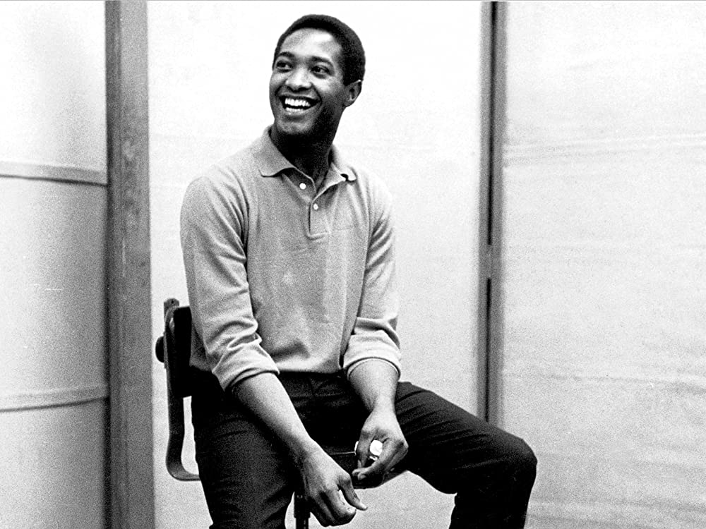 Star du circuit gospel, Sam Cooke change son nom en Dale Cook pour la sortie de la chanson « Lovable », un titre de Soul considéré comme la « musique du diable ». Personne n’est dupe et il s’attire les foudres du public religieux.