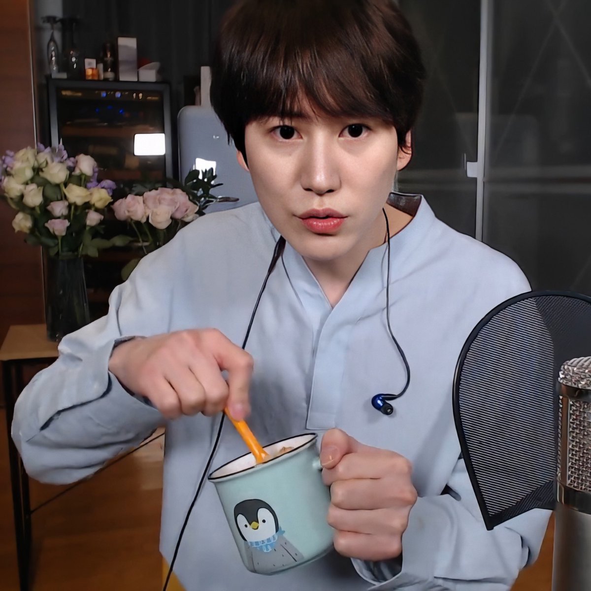 kyuhyun being pouty: a thread