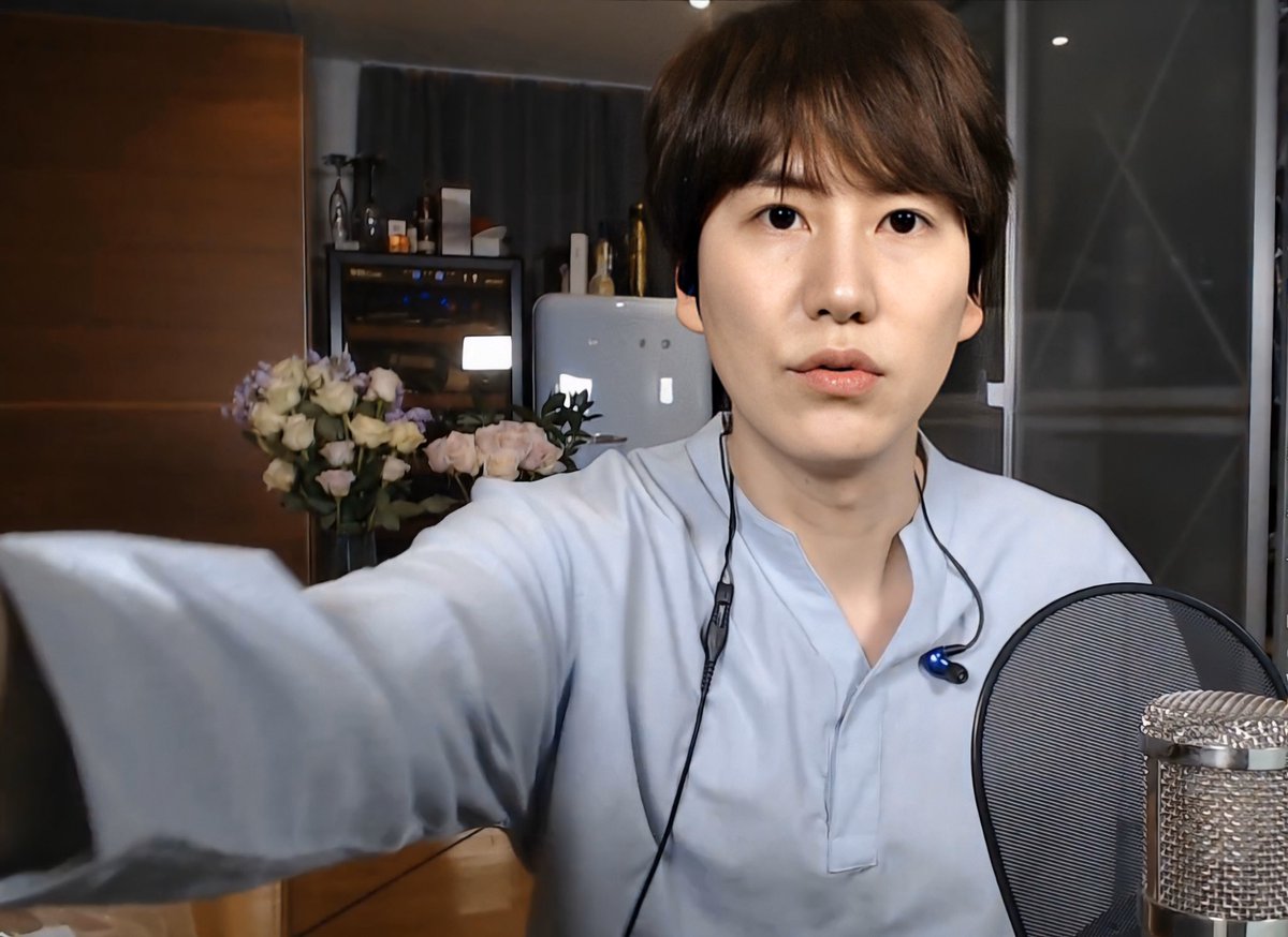 kyuhyun being pouty: a thread