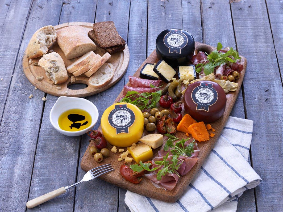 A virtual get together with friends and family is still a great way to eat cheese, drink wine, and have a good time together. However, you spend your day we wish you a #HappyEaster.