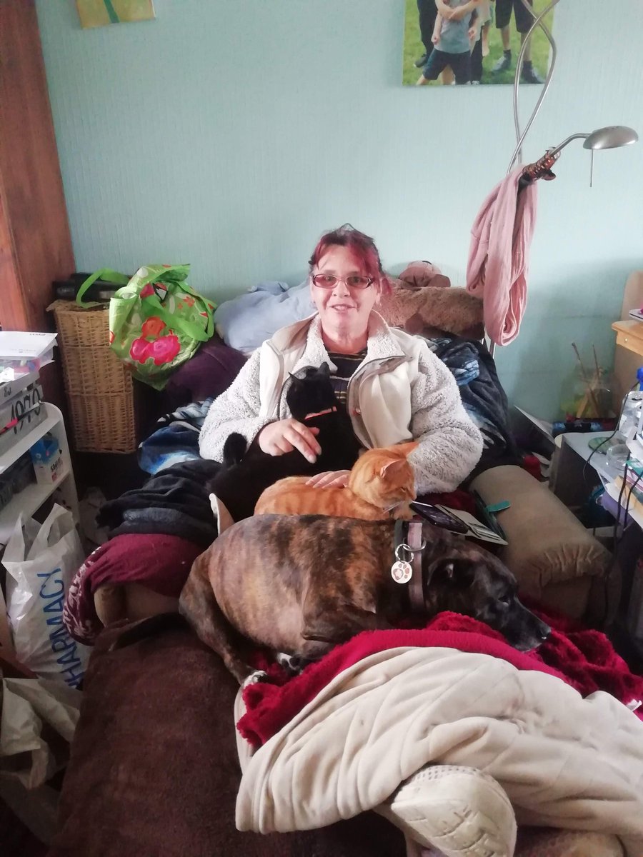 I also have a TON more photos of her which I'm going to add to this thread st some point today. This is my mum, with sooty, fafnir, and Billy. From October 2019