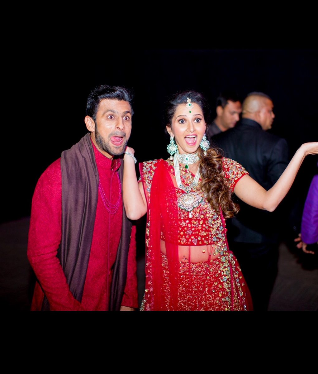 MirzaSania's tweet photo. Happy Anniversary @realshoaibmalik 😌🤗
A decade of being married looks like this!! Expectation vs reality 😅😂
Swipe right for reality ➡️ https://t.co/z7i1G5yrMH