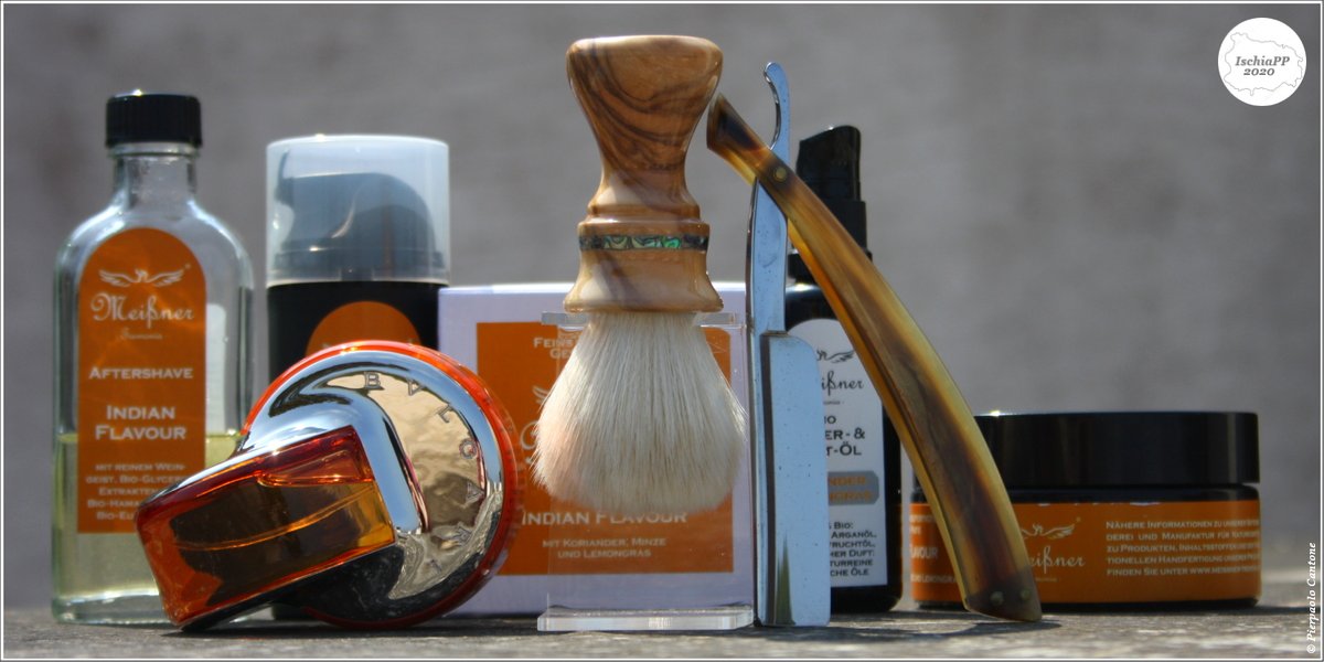 CantoneP's tweet photo. 📷📷📷💈💈💈🏝️🏝️🏝️
#SOTD 20200412 Resurrezione by #IschiaPP @ #Forio
•••
#MeissnerTremonia "#IndianFlavour"
#Bat71 “#Cashmere”
#Quattroquarti by Angelo Marin
#Bulgari "#Omnia #IndianGarnet" EDT Vapo
•••
#Shave #WetShaving #WetShavers
#ShaveOfTheDay #ShaveLikeaMan https://t.co/ditDIrZ7rg