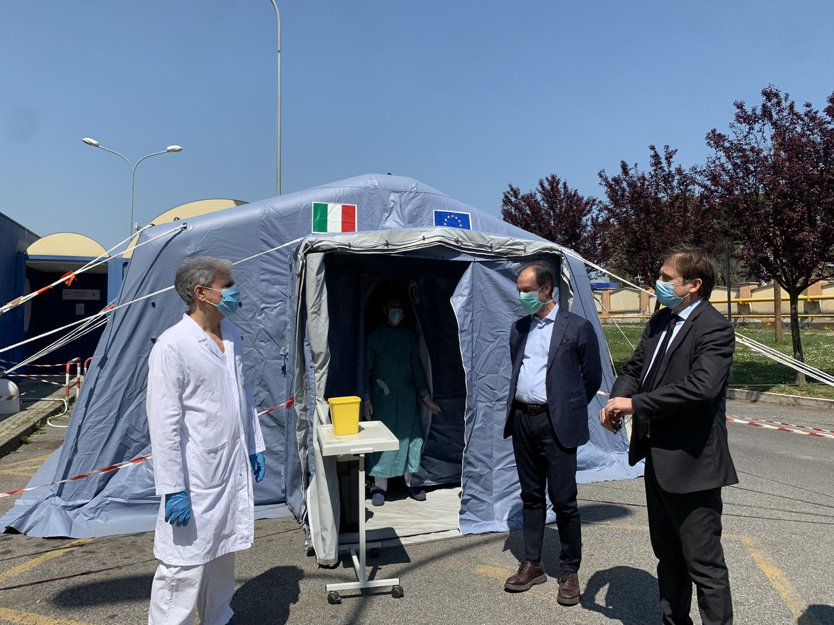 ASLRoma1's tweet photo. Il #viceministro @piersileri con il direttore #aslroma1 #AngeloTanese in visita al #Sanfilipponeri #covidcenter 🐣per portare un saluto per la festività e parlare con gli operatori sanitari #andratuttobene #Covid_19 @MinisteroSalute https://t.co/gmLCih07jJ
