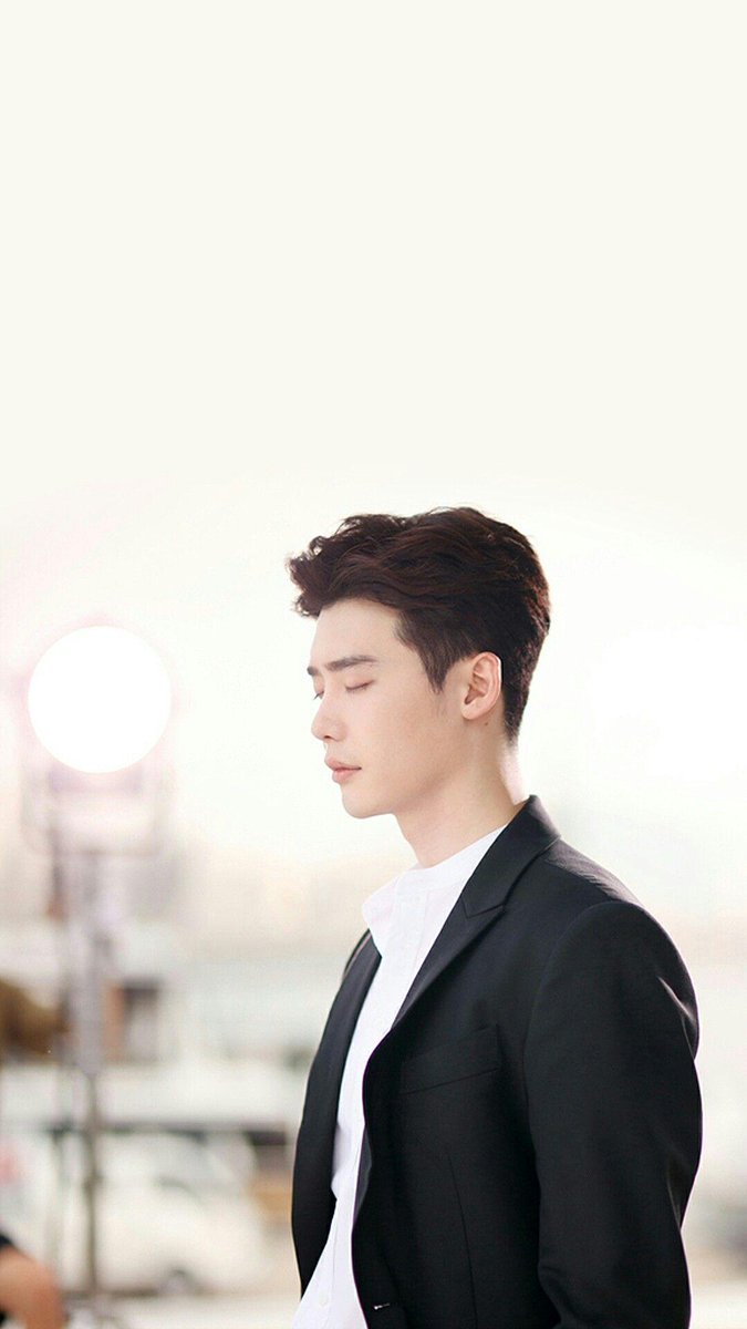 lee jong suk // wallpaper