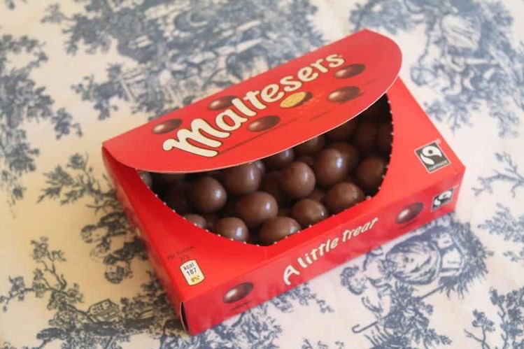 Конфеты мальтизерс. Конфеты мальтизерс. Драже maltesers. Шоколадные шарики малтесерс. Мальтизерс шоколадные шарики.
