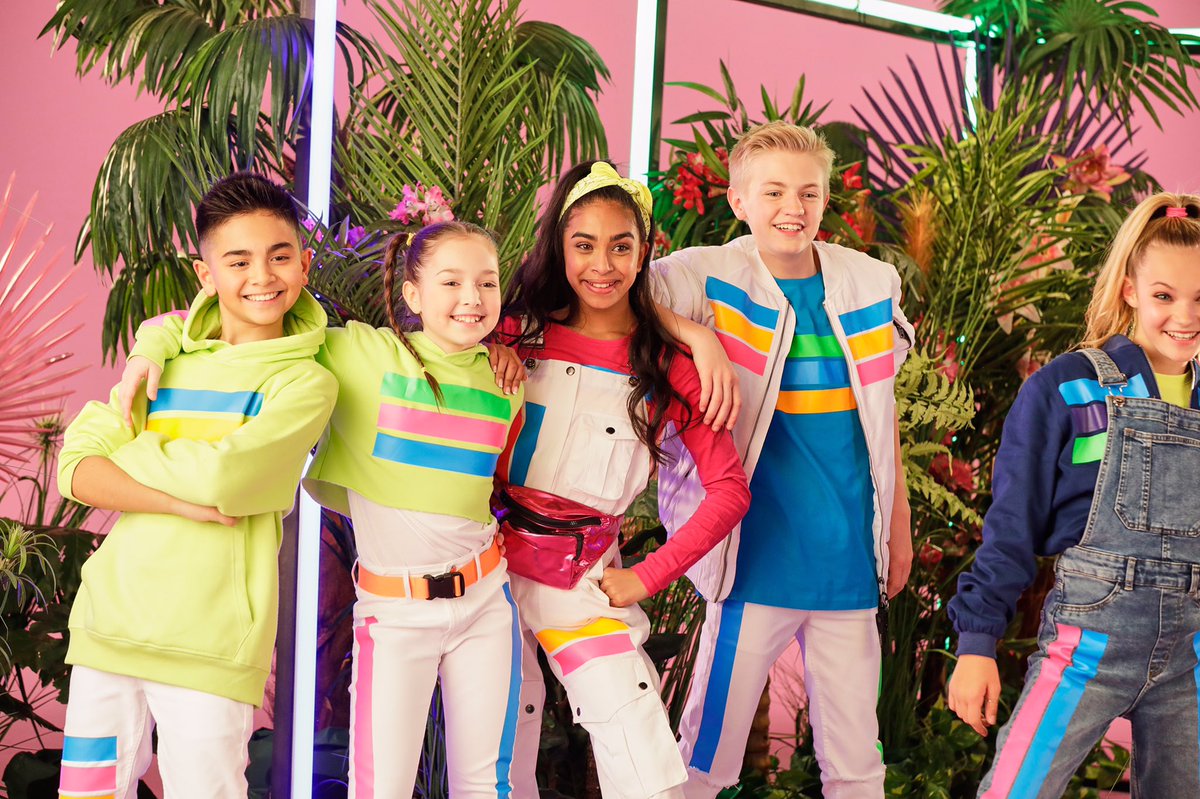 🕺Tanz zu Ostern mit deiner Familie zu unseren KIDZ BOP! 🐰🎶Welchen KIDZ BOP Song hört ihr zuerst? 😍 Schreib es in unsere Kommentare! 👇 #KIDZBOP #KIDZBOPGermany #PartyPlaylist #HappyEastern #stayhome