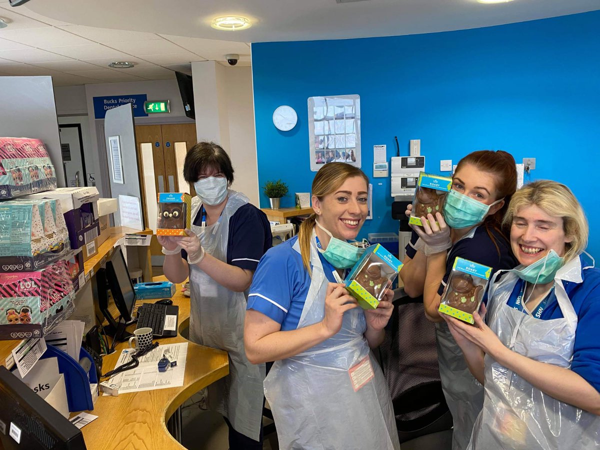 Another pic of our Wonderful staff at <a href="/LandDHospital/">Luton and Dunstable University Hospital</a> receiving their #Easter eggs as a small gesture of our Gratitude for everything they're doing to fight #COVID19 ❤️

#StayHome #ProtectTheNHS #SaveLives #coronavirusuk #Lockdownuk