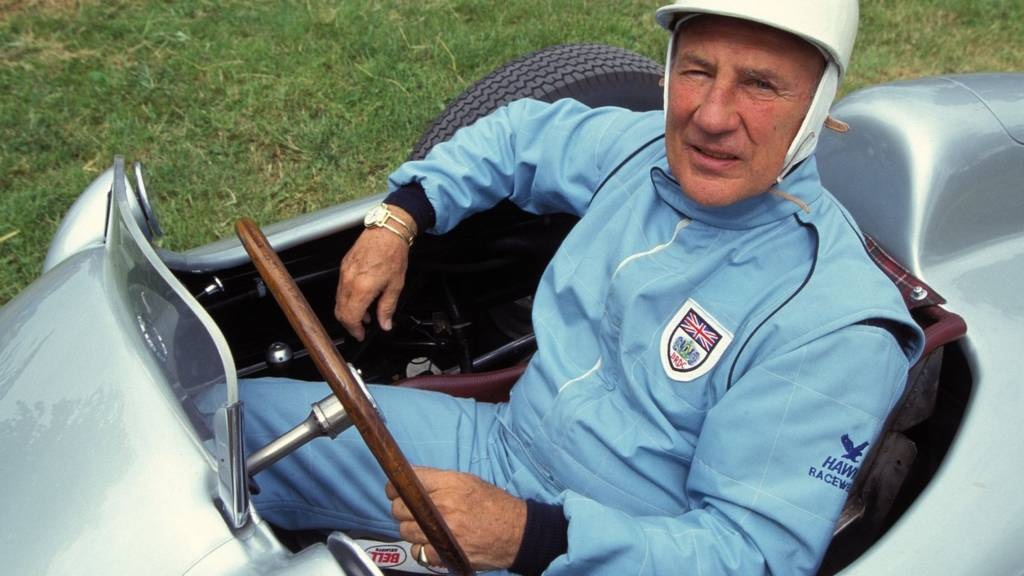 Tributes are being paid to motor racing great Sir Stirling Moss following his death at the age of 90.

➡ bbc.in/2y4JqKf