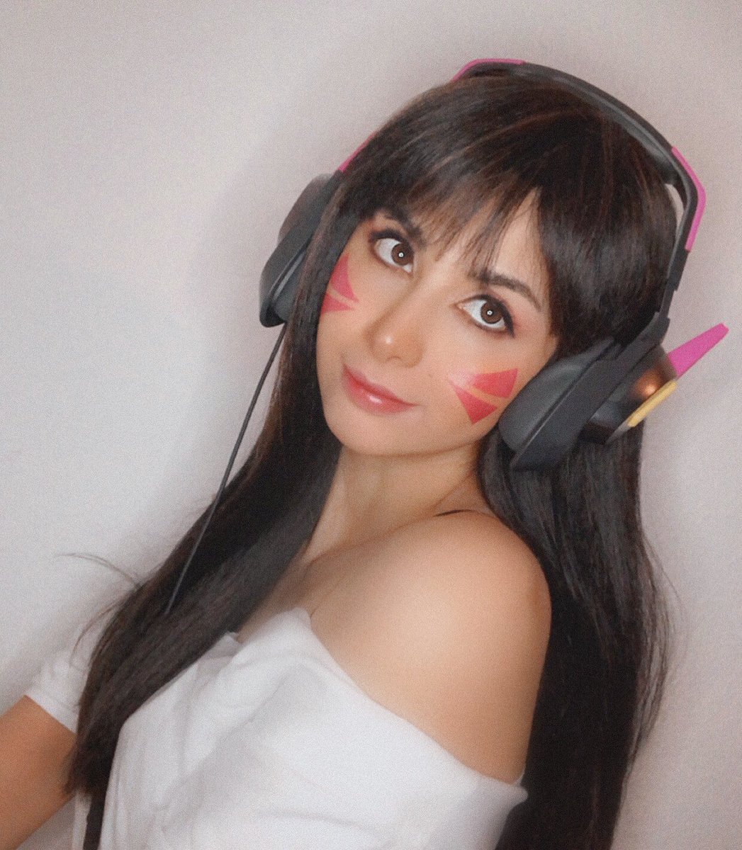 ShadoCosplay's tweet photo. Happy Easter🐰from your fav bunny❤️ more https://t.co/YLtbx27teu will be coming your way also got some more new content Im working on #StayTuned https://t.co/2rxbQed0Tb