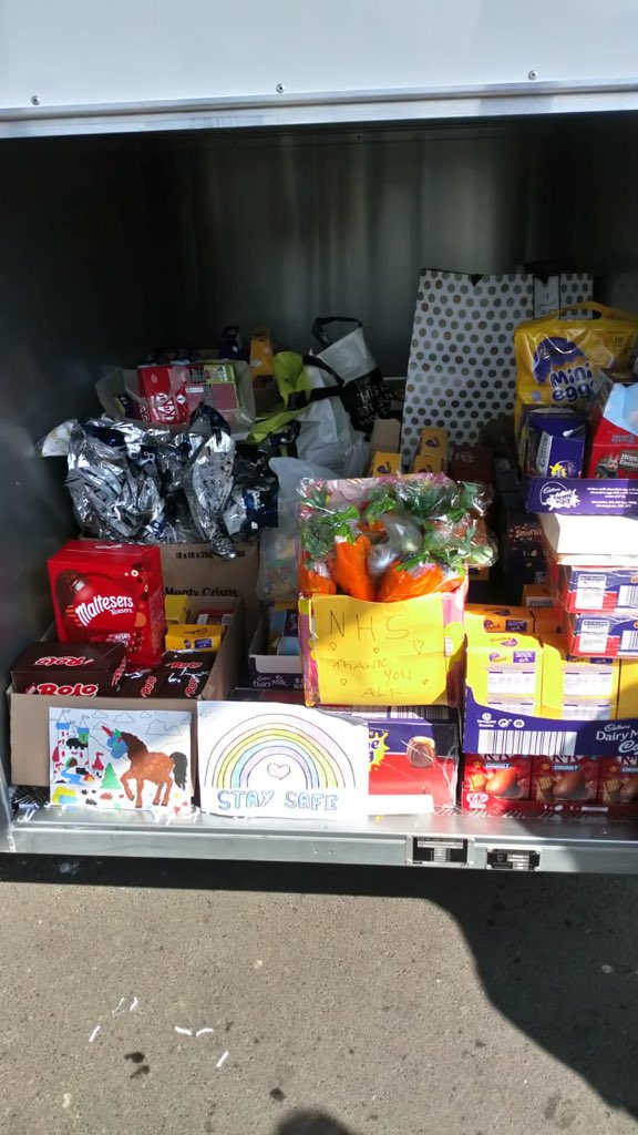 Betidw's tweet photo. Thank you @WelshAmbulance for collecting the fab pictures, messages and 600 Easter eggs from across Rhyl and Prestatyn and bringing them over to #ysbytyglanclwyd for our hardworking staff - much appreciated by all 💙 🌈 🐣 https://t.co/RHHuku89dr