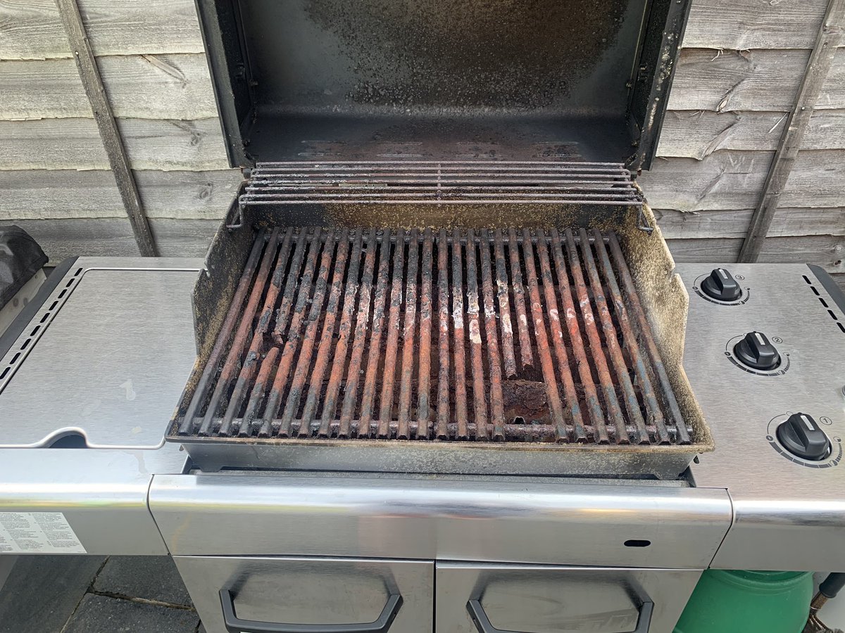 Chris_Sigley's tweet photo. @Weberbarbecues is this normal for a 7 year old Spirit 320 Premium? https://t.co/BUALuEur8a
