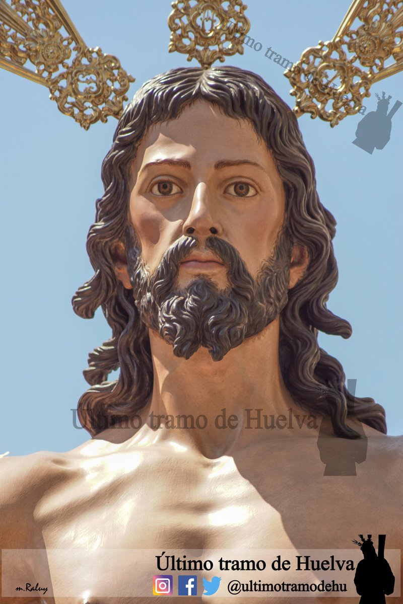 "¿Por qué buscáis entre los muertos al que vive?"

En Huelva, el Señor resucita en el Barrio de la Hispanidad. 

Fotografía: <a href="/ultimotramodeHu/">Último tramo Huelva</a>