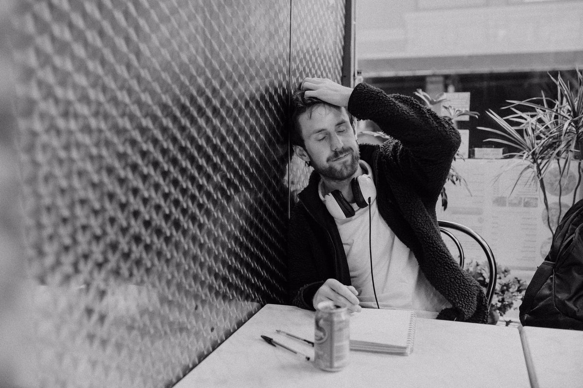 Live stream tonight at 6pm over on facebook... FEEL GOOD MUSIC ONLY 🌟❤️ hope you’re all doing okay.
Photo taken pre lockdown 😳
#StayHome #staypositive #StaySafe