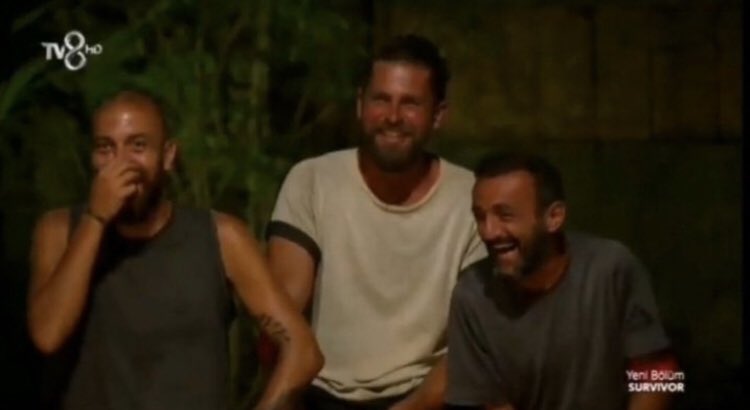 Şu 3 lü barış ve yasin kavgasında aynı böyle şekilde olacak ama kesin deil 😂😂 <a href="/survivorturkiye/">Survivor Türkiye</a> <a href="/acunilicali/">Acun Ilıcalı</a> <a href="/acunmedya/">ACUNMEDYA</a> <a href="/SurvivorDiyal0g/">Survivor Diyalogları Official</a>