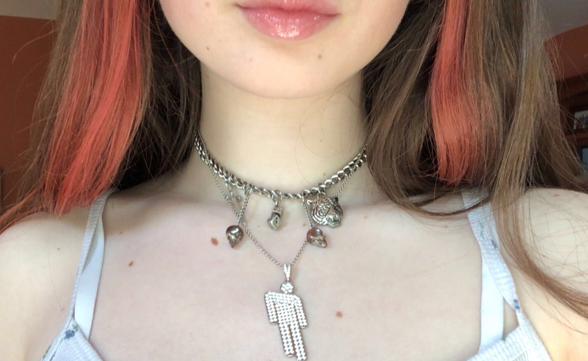 onesIippedaway's tweet image. i love this necklace omg🥺
