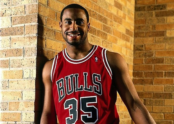 I can't overstate the drama at play in the '97-'98 Bulls season — from Pippen’s foot surgery and extended absence to Rodman’s increasing antics to Krause angering Jordan by trading Jason Caffey for a player they released soon after, plus 2nd round picks. https://www.espn.com/magazine/vol1no02jordan.html