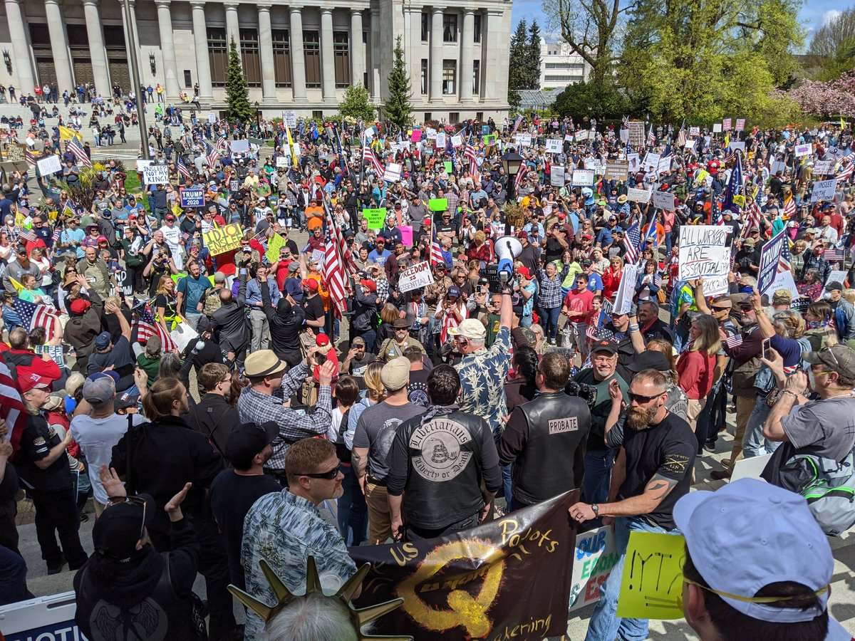 State troopers estimate that today's protest in Olympia drew 2,500 people. Few masks, minimal social distancing. A leader just likened attendees to the minutemen. The event was touted as being on the anniversary of the 'shot heard round the world.' nytimes.com/2020/04/19/us/…