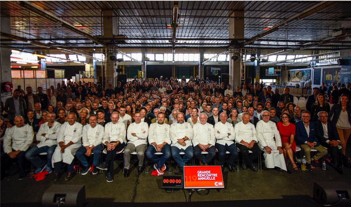 #TRIBUNE : "Nous attendons, <a href="/EmmanuelMacron/">Emmanuel Macron</a>, que soit promulgué dès que possible un décret de «déconfinement partiel de la restauration citoyenne responsable». Découvrez notre lettre ouverte publiée sur <a href="/Le_Figaro/">Le Figaro</a> bit.ly/2Kn23eZ ou ici bit.ly/LettreOuverteC…