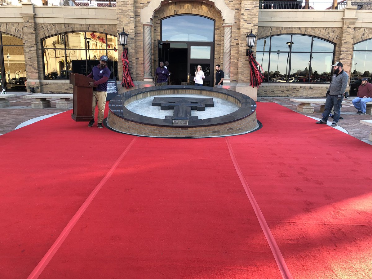 GHDSES's tweet photo. @TexasTech @UnitedSpArena  #WreckEm #GHDSES https://t.co/1DgimUcCUR
