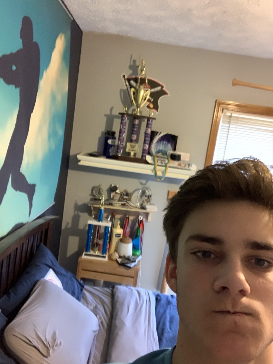 DomMakesHisBed tweet media