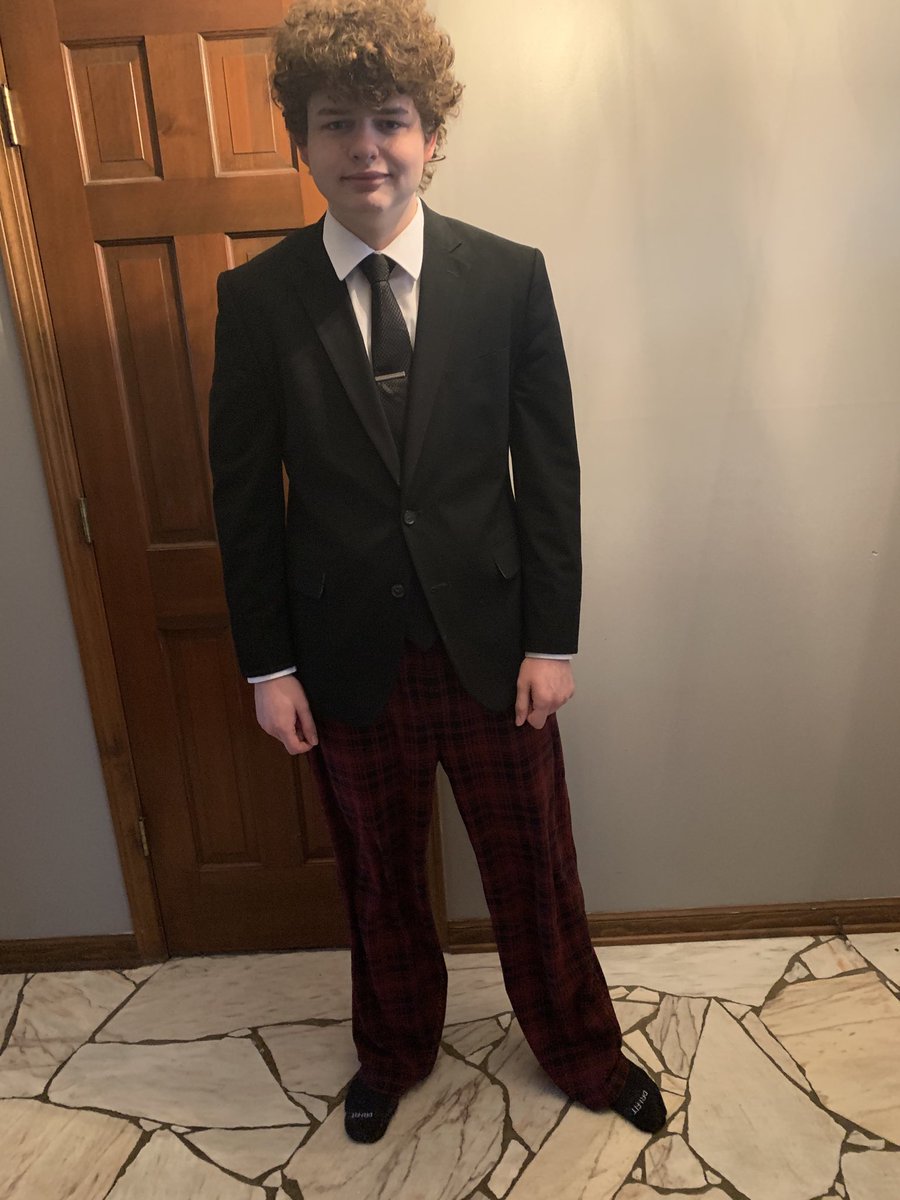 Check out the attire worn for online debating... business up top and sleepy time comfort on the bottoms.
⁦<a href="/Northmen_OPHS/">Oak Park High School</a>⁩ #ForTheFamily #GreatCommunucatorsDebate