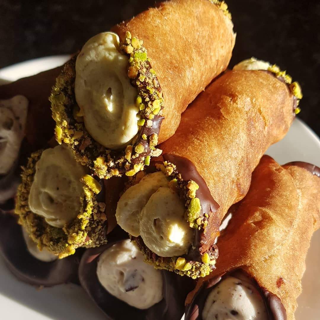 UghEffortOfThis's tweet photo. Martinis last night. Canolis today. This lockdown isnt too bad 😎. #GreatIrishLockedDown #HomeCooking #Canolis https://t.co/Pk62Xyh4Ye