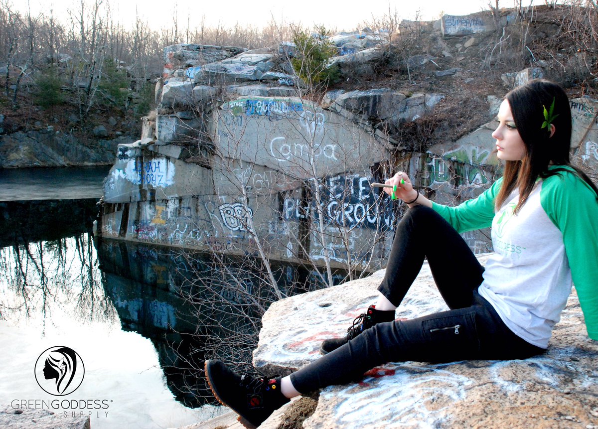GreenGoddessSup's tweet photo. Nothing like the start of Spring, when it’s finally warm enough to get out of the house and chill at the Quarry and smoke a bone. 📷: @kush_aphrodite 

#stonersdaily #weedgirls #joint #stonergirls #dankonly #legalizeit #highlifestyle #getstoned #bud #ganjagoddess #420girls https://t.co/dGROgXMii9