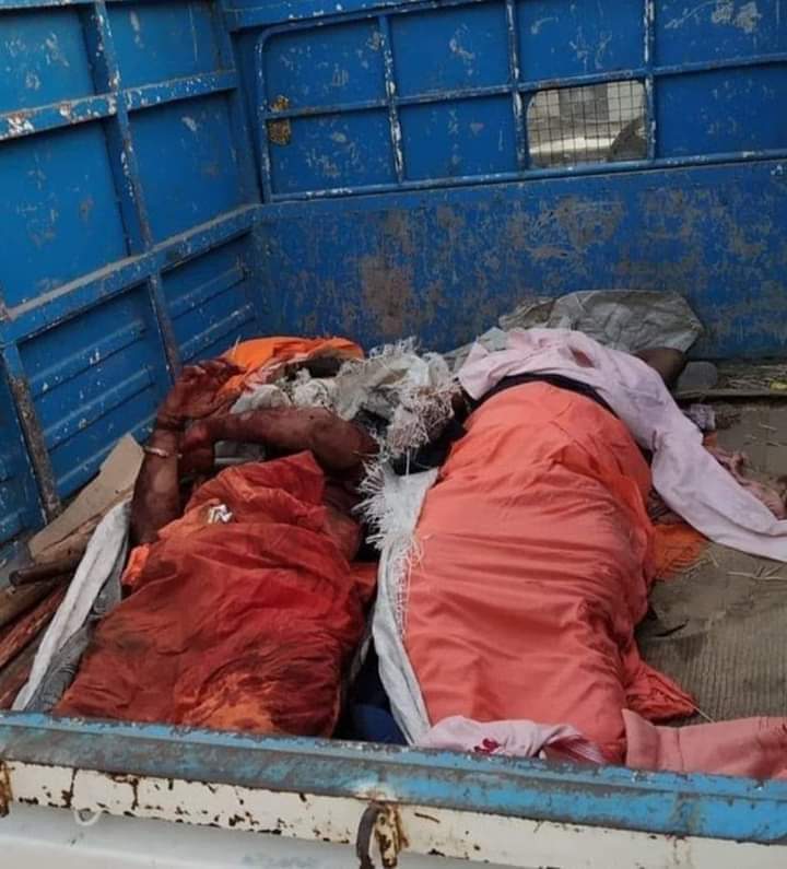chintanvedant's tweet photo. यह हिंदुत्व पड़ा है एक छोटे से ट्रक की ट्राली में यह तुम्हारी बेसिक औकात है हिंदुओ यही है गाली कितनी भी दो ।

थू है मुझे खुद पर तुम पर भी

#UddhavWorstCMEver #हिन्दू_विरोधी_उद्धव https://t.co/60nc40evrM