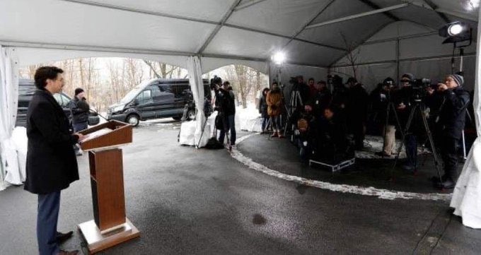 BREAKING: Trudeau cancels all press conferences to protect public safety after seeing journalists cloistered inches apart. Instead he'll take ?s from MPs spaced 6 meters apart in the massively spacious House of Commons. 

Kidding. Seems accountability is the real danger.