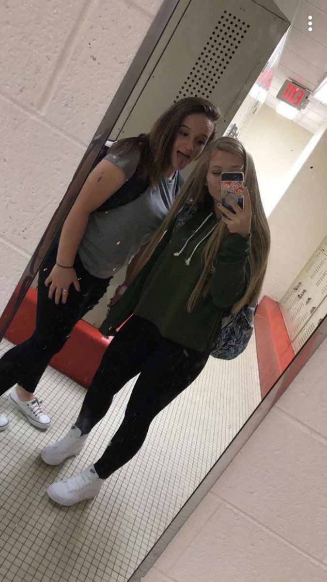 SaydeViau's tweet photo. Happy 18th to the SWEETEST most beautiful girl I know💗 can’t wait to celebrate! Love you baby💗💗💗 https://t.co/5CflxwJX09