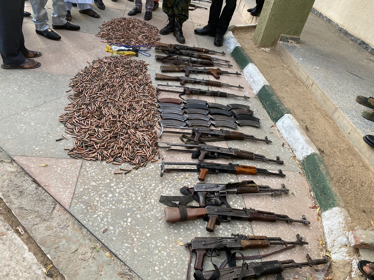 A Kokarin da Gwamnatin Zamfara Takeyi Domin Yin Sulhu da ‘Yan Ta’adda, Yanzu Haka ‘Yan Bindiga Suna Cigaba da Ajiye Makamansu Sunayin Tuba.