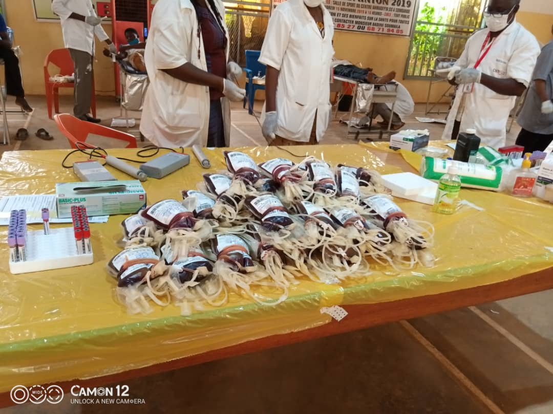 Ahmadiyya_BF's tweet image. La jama'at  Isamique Ahmadiyya du Burkina Faso en particulier celle de Ouagadougou a organisé un don de sang en vu de soutenir le centre national de transfusion sanguine qui est présentement en pénurie de sang due à la pandémie du covid19