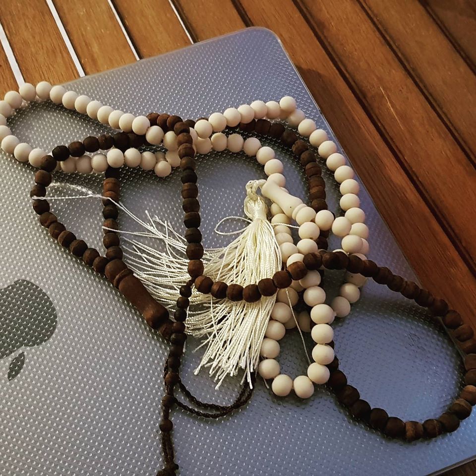 lelaBos's tweet photo. "Who can be sad while having God as He ﷻ is?"
~ Anse Rydanah
#itwillbeokay #itsallgood #hamd #rida #sunday #joyjot #halaqa #heartconnection #mbti #heavenforFs https://t.co/FMcb4lcgsw