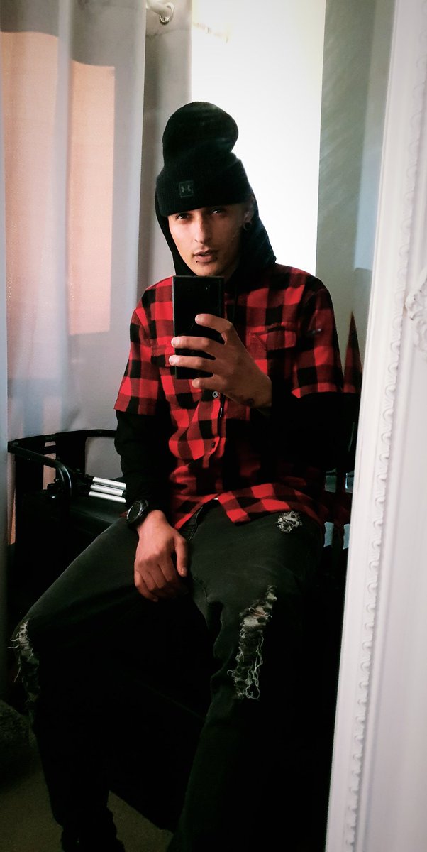 MyCashSir's tweet photo. Follow me losers, you need to know what a real #cashmaster is! #findom https://t.co/szhfOEjPgW