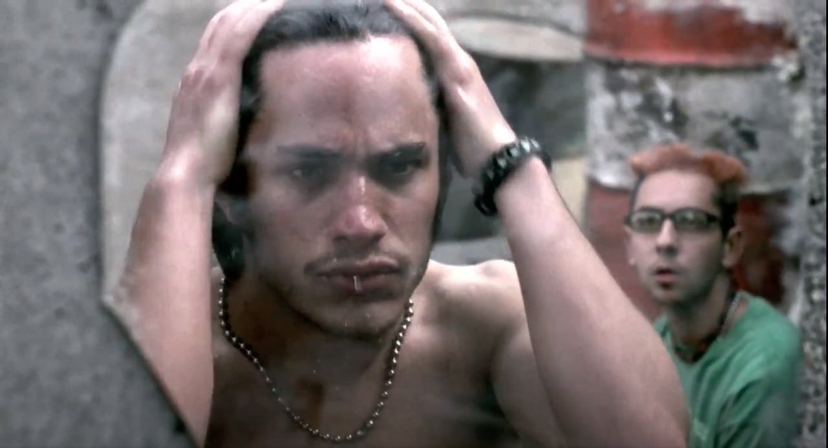 AMC_Cinefoto's tweet photo. "Amores Perros" película fotografiada por Rodrigo Prieto AMC, ASC y dirigida por Alejandro González Iñárritu. Te invitamos a ser parte de esta plática en vivo entre Rodrigo Prieto AMC,ASC y Serguei Saldívar AMC a través de nuestra cuenta oficial de instagram:@ amc_cinefotografo. https://t.co/Yf8lGhJ7aS