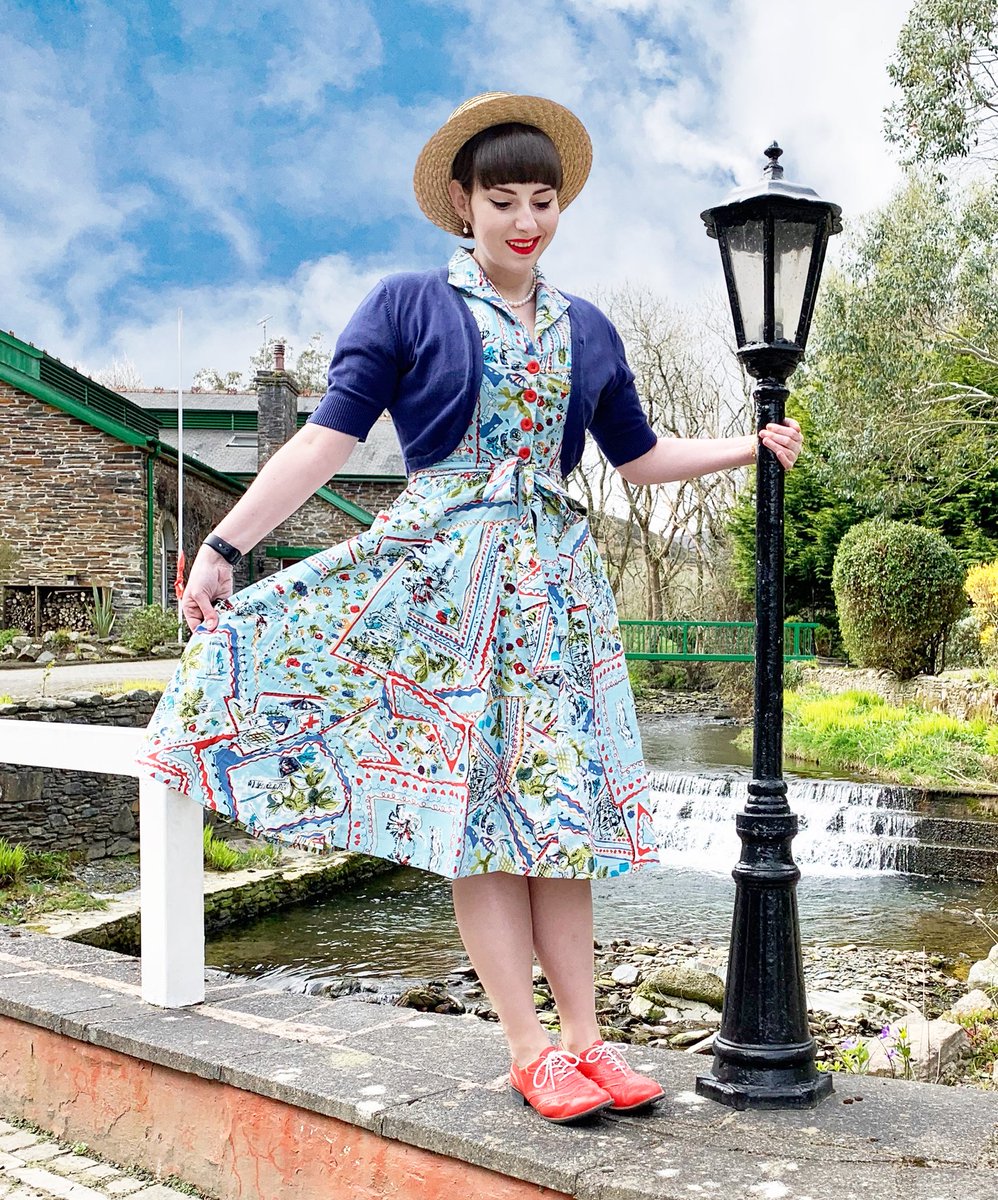 jade_boylan's tweet photo. It’s @DapperDay today so I got dressed up vintage style for some garden snaps in this lovely postcard print dress that @Love_Ur_Look was kind enough to send to me 💙☀️🌳#DapperDay #DapperDayAtHome #StayInInStyle #DapperDay2020 #VintageStyle https://t.co/09BKiOVx5j