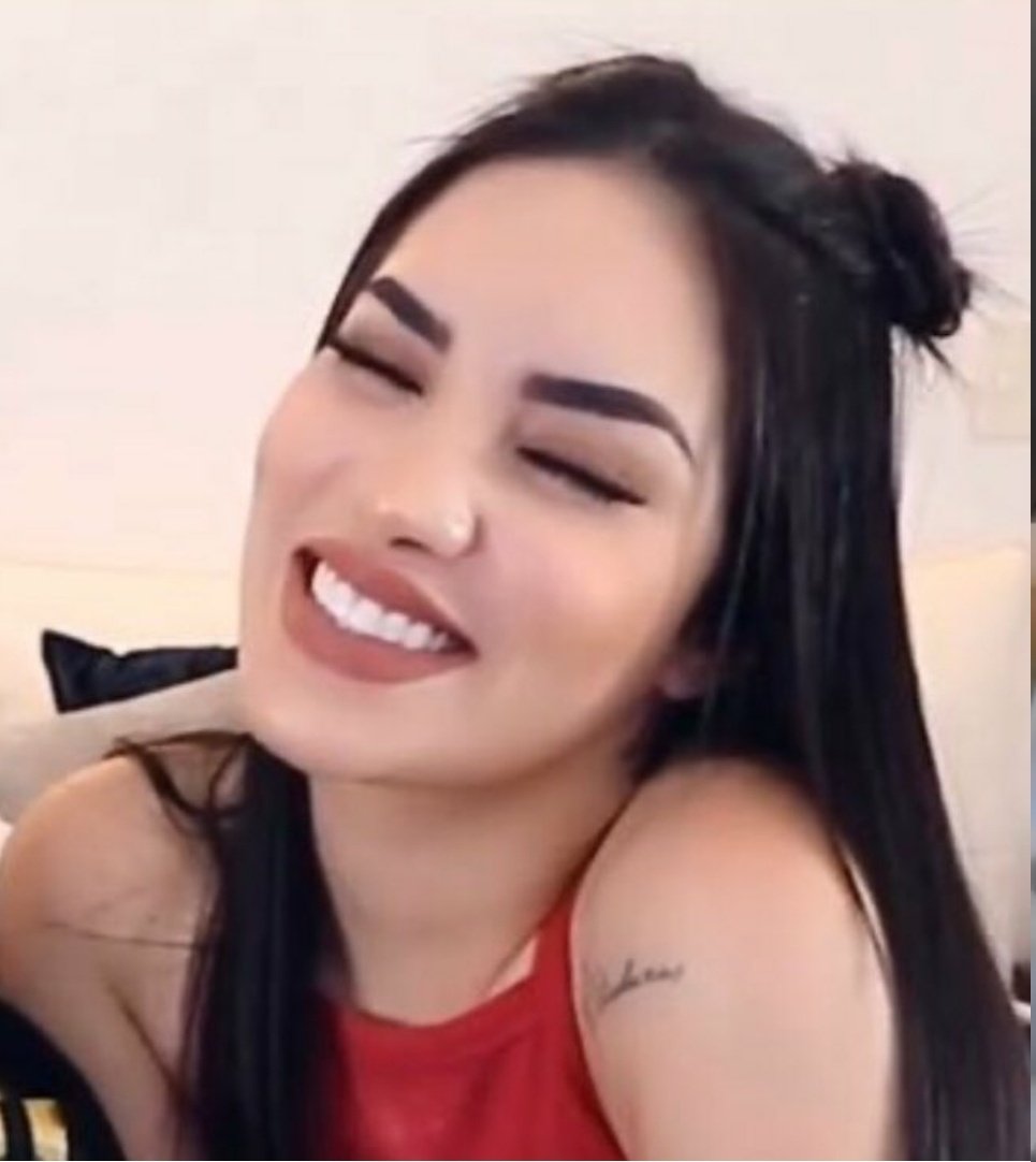 YO TE APOYO KIMBERLY

POR QUE MUCHAS HAN INTENTADO TUMBARTE PERO TU SIGUES SIENDO LA REINA 

MUY A PESAR DE OTRAS 

Tu aqui eres la mas afectada, aunque quieran meter hasta en la sopa a otras