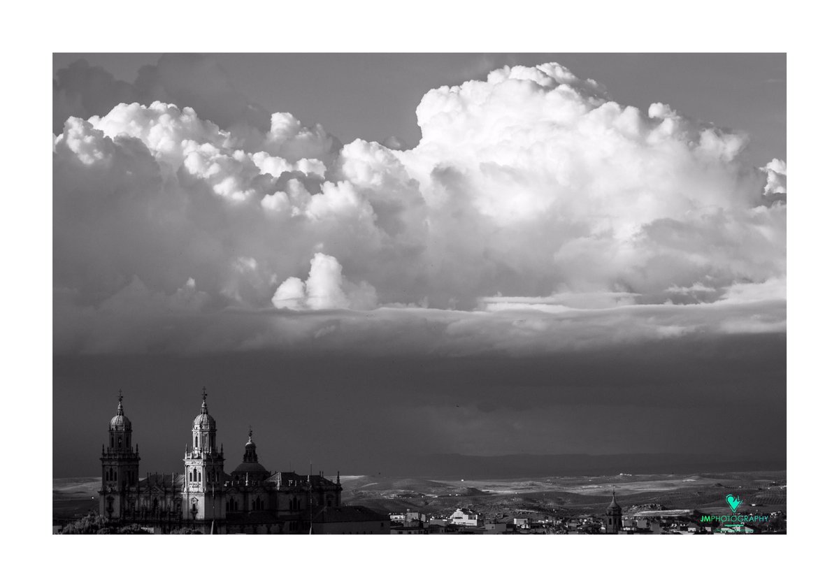JMPHOTOGRAPHYJA's tweet photo. Primavera de tormentas🌦
.
.
.
#Jaén #jaen #jaenisdifferent #jaenparaisointerior #españa #andalucia #photooftheday #photographer #photography #fotodeldía #fotodeldia #catedraldejaen #catedrales #andresdevandelvira #vandelvira #monumentos #yomequedoencasa #blackandwhitephotography https://t.co/uAYa3xG1Da