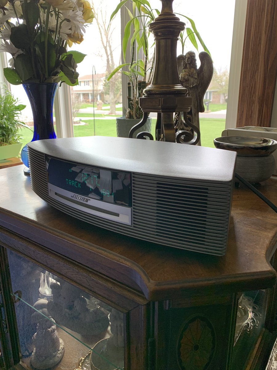JasonRyanTV's tweet photo. Asked mom to put play music. She pulled out the ol @Bose CD player circa 1997. Listening options below.  Yelled #alexa play @DierksBentley mom’s life changed!  #StayatHome #staysafe #CoronaVwiththePs #covid #countryfile #countrymusic #dierksbentley https://t.co/WNqJhNKxre