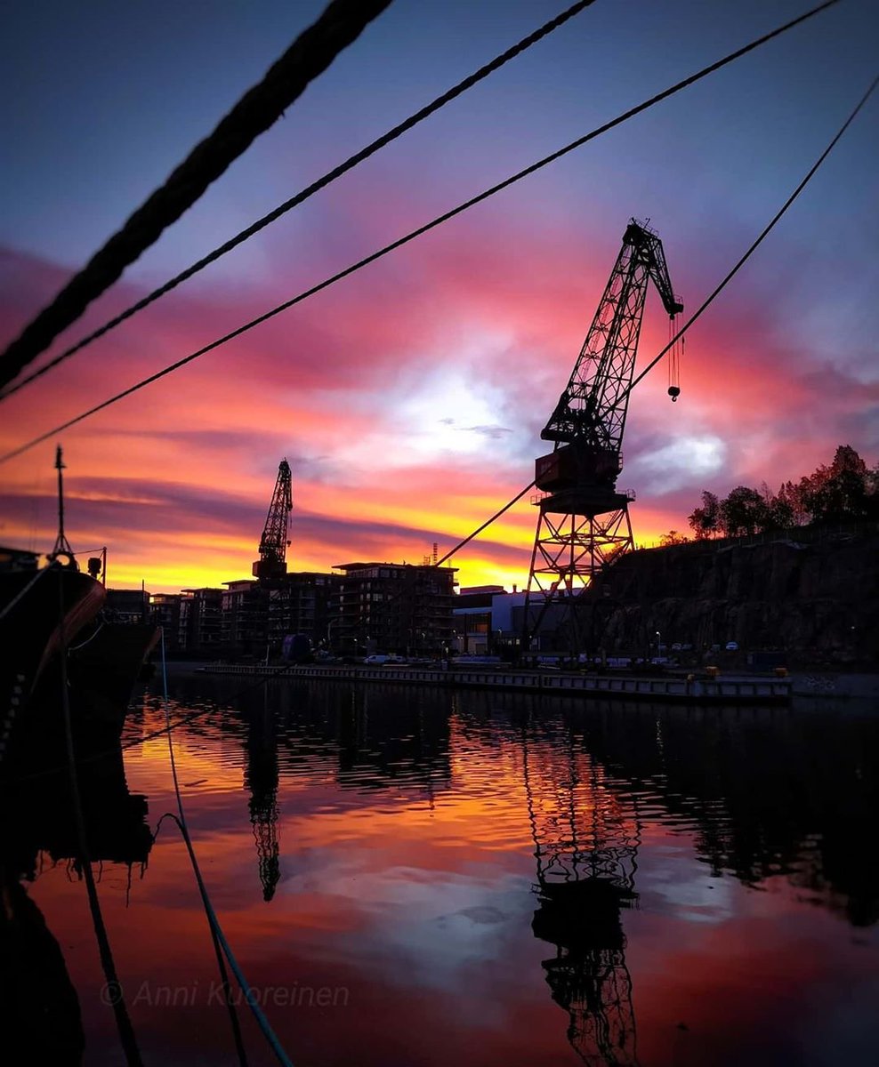 Love_Turku's tweet photo. Posted @withregram • @_annimariaphotography_ Colors of Turku 💜
#turku #åbo #jokiranta #aurajoki #river #jokisatama #hamnen #riverside #colors #sunrise #skyscape #landscape #city #auringonnousu #cityphotography #kissmyturku #photography #potd #view #love_turku #visitturku… https://t.co/B7YlJafTpT