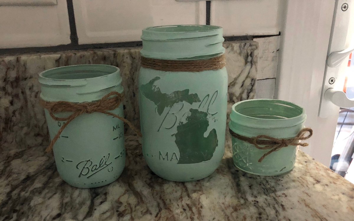 jenmark98's tweet image. Excited to share this item from my shop: Michigan Map mason jar set. Perfect for desk or vanity organization. Set includes 1 pint, half pint and a quarter pint . #michiganmap etsy.me/34Mgpz4